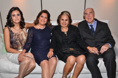 Cibele Mendes Curto Santos (diretora editorial), Maria Lucia K. Cavalcante de Queiroz (Diretora Executiva), professor Ricardo Feltre e esposa