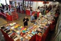 Feira do Livro da Universidade Federal de São Carlos dá desconto de 25% 