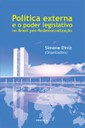 Autores de "Política externa e o poder legislativo" autografam em São Paulo