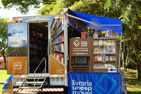 Livraria Unesp Móvel volta ao Guarujá na próxima semana